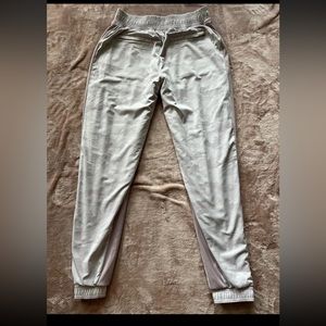 ATHLETA‎ Women’s 6 Brooklyn Lined Camo Purple Joggers Camouflage